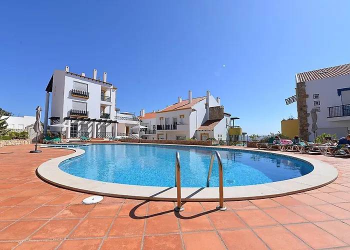 Paddle - Sea View With 3 Pools, Tennis & Squash Court