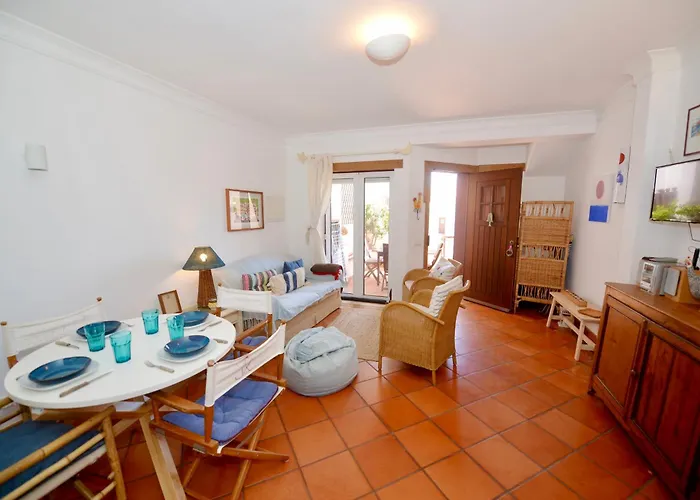 Paddle - Sea View With 3 Pools, Tennis & Squash Court